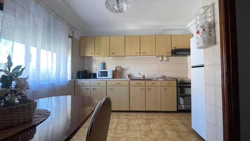 Gîte pour 7 personnes, avec vue sur le lac ainsi que vue et balcon à Vila Praia de Ancora - 2