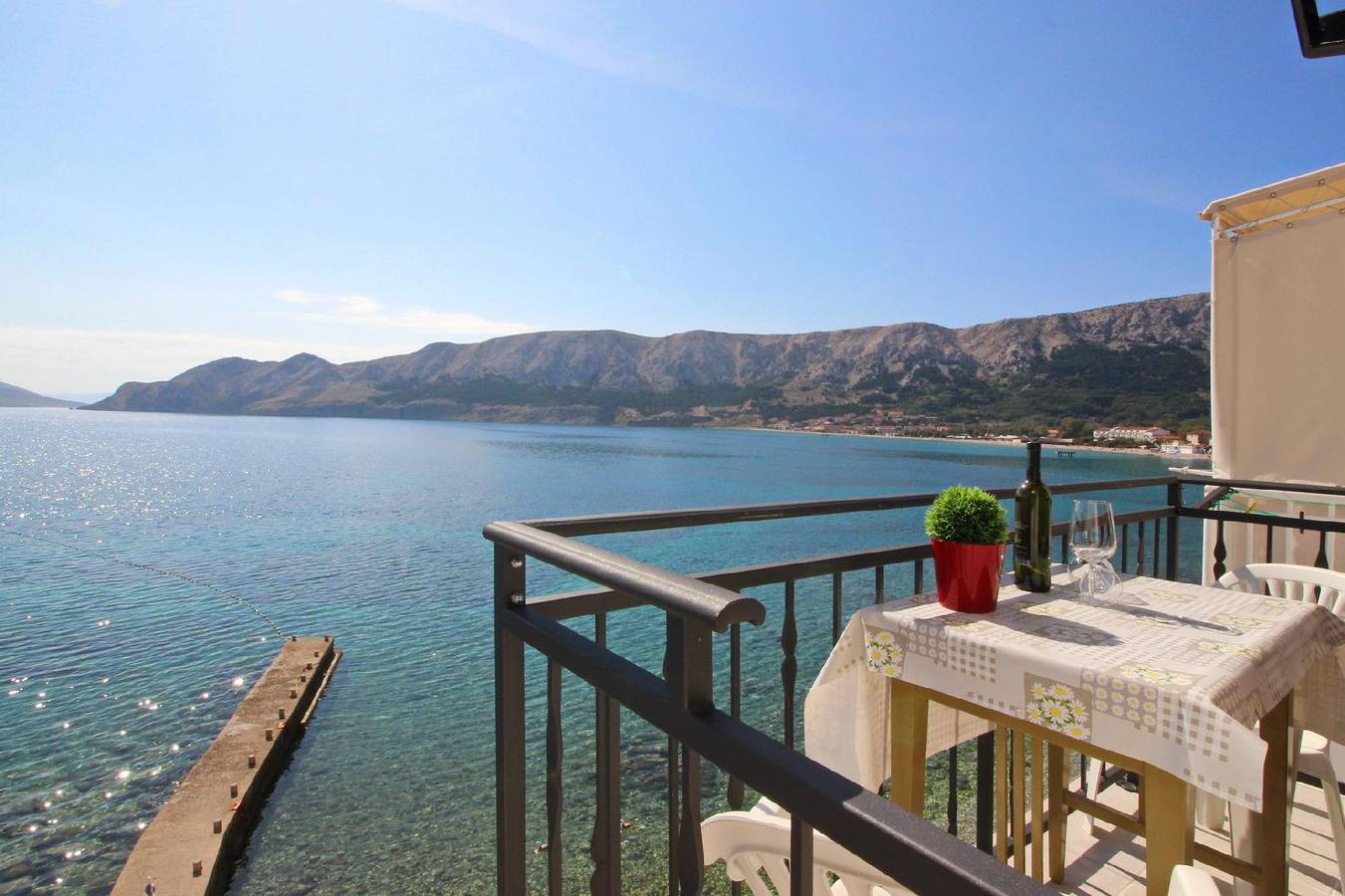 Ganze Ferienwohnung, Studio in Zenrum von Baska mit wunderschöhnem Meerblick für 2 Personen in Baska, Krk