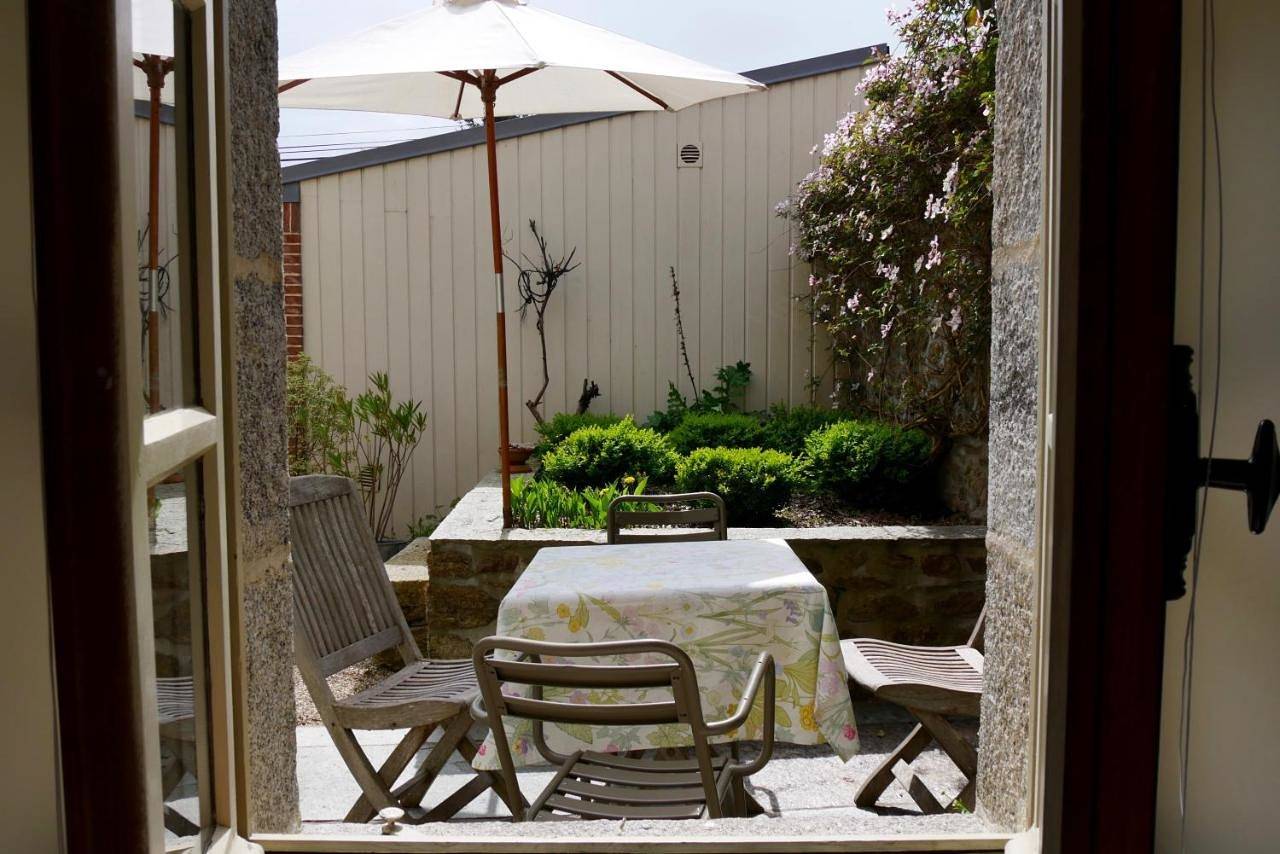 Double or Twin Room with Terrace in La Richardais, Région de Saint-Malo