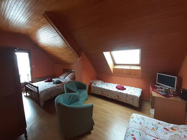 Chambre d’hôte pour 5 personnes, avec jardin dans l' Isère - 3