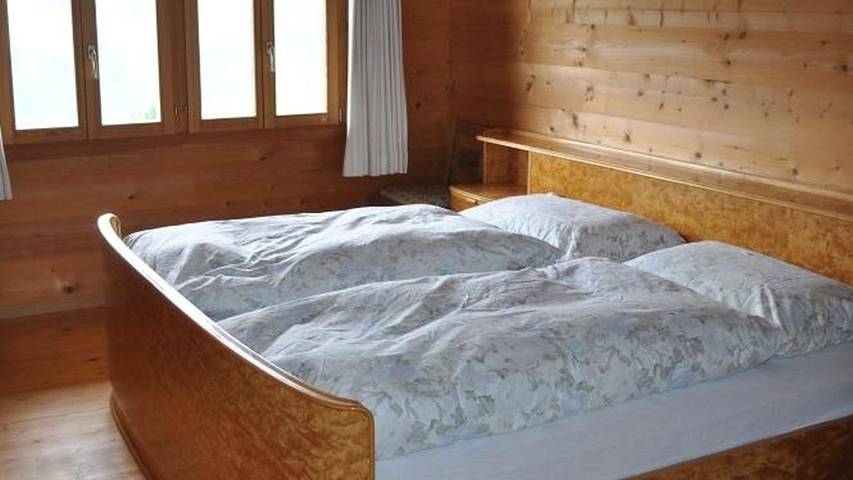 Hütte für 8 Personen, mit Balkon in der Schweiz - 4