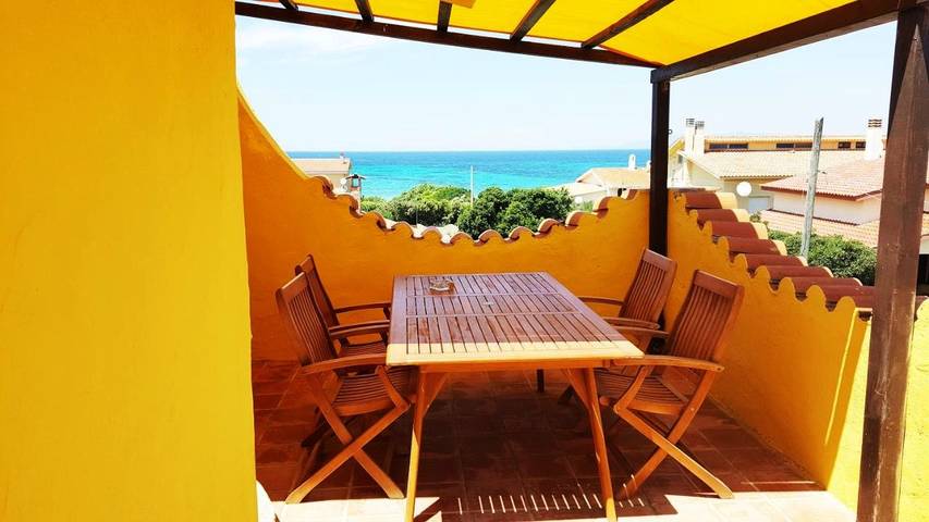 Appartamento per 4 persone, con Balcone e Terrazza nonché Giardino e Panorama a Sa Rocca Tunda
