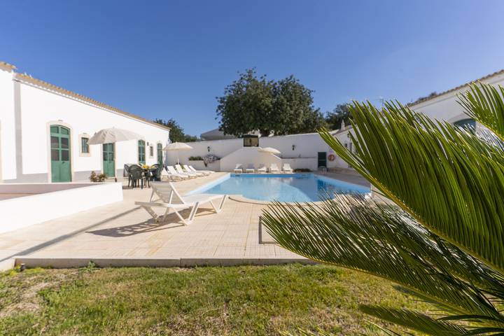 Casa rural para 5 personas, con jardín además de piscina y terraza en Paderne - 2