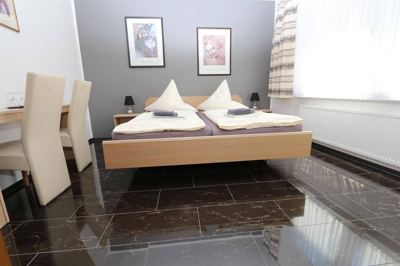 Double Room in Zell Stadt (Mosel), Zell (Mosel)