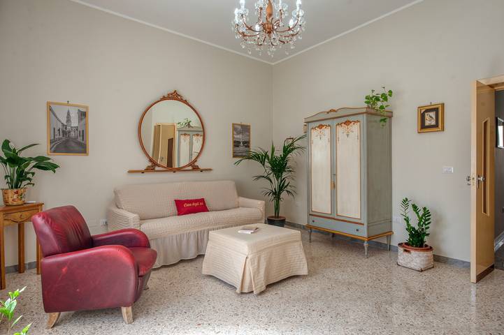 Entire apartment, Apartment 'Casa Degli Zii' with Private Garden, Wi-Fi and Air Conditioning in Trepuzzi, Lecce Province