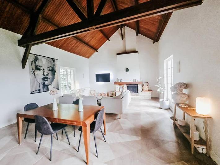 Location de vacances pour 6 personnes, avec Balcon et Terrasse ainsi que Jardin et Vue à Champillon