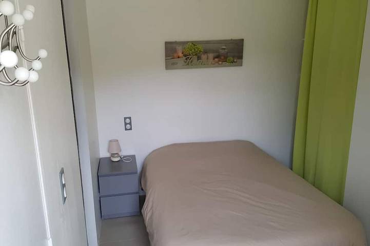 Gîte pour 2 personnes, avec jardin ainsi que terrasse et piscine à Villeneuve-lès-Avignon - 3