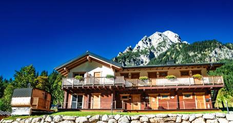 Hütte für 4 Personen, mit Balkon und Sauna, kinderfreundlich in der Steiermark