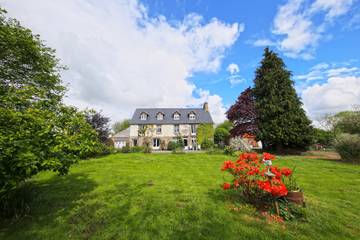 Gîte pour 4 personnes, avec jacuzzi et sauna ainsi que jardin et terrasse à Montbray