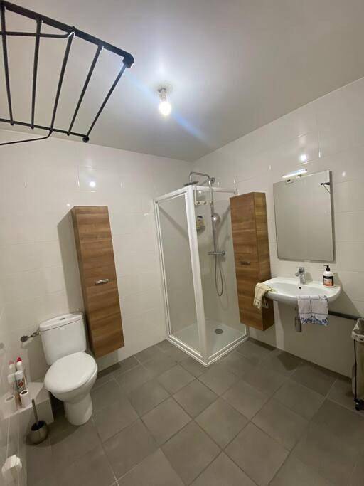 Appartement entier, Appartement cosy climatisé dans résidence fermée in Sarrola-Carcopino, Région d'Ajaccio