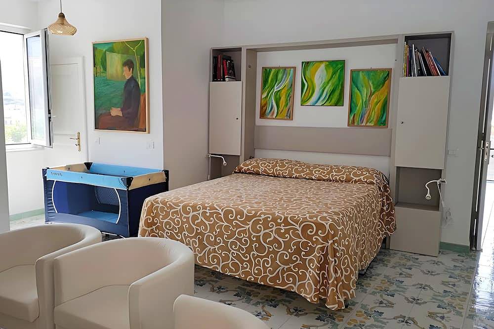 Up to 11 people in this villa in Meta di Sorrento with breathtaking views! in Meta, Península Sorrentina