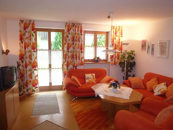 Pension an der Linde - Doppelzimmer mit Balkon in Bad Birnbach, Bayerische Golf und Thermenland