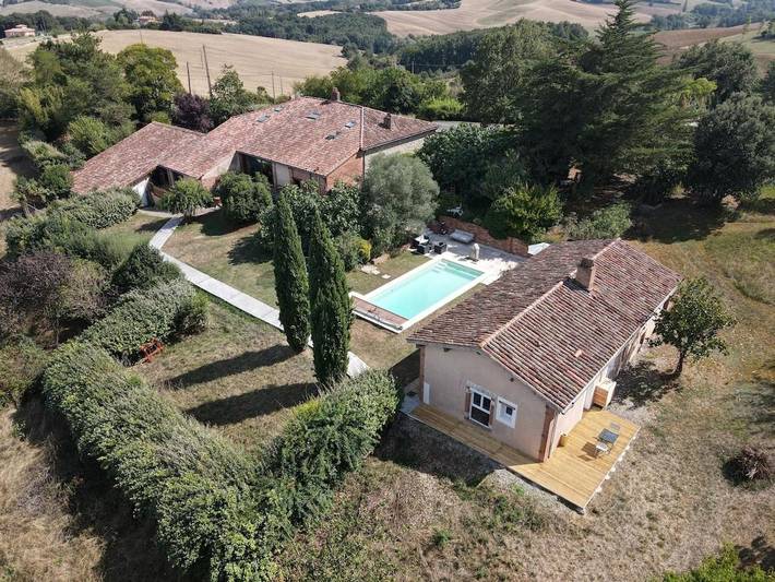 Gîte pour 6 personnes, avec piscine et jardin dans Lacaugne