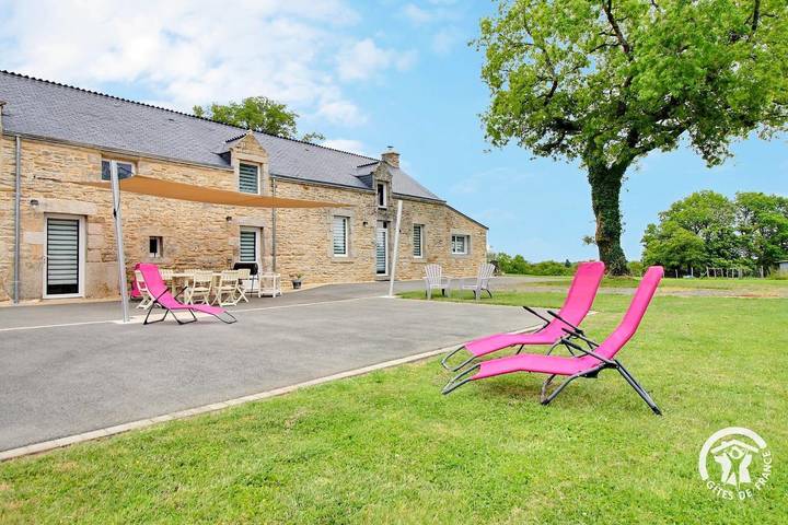 Gîte pour 4 personnes, avec Terrasse et Jardin à Questembert