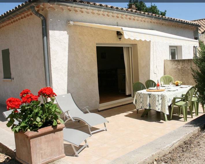 Gîte pour 6 personnes, avec terrasse et jardin à Bollène - 3