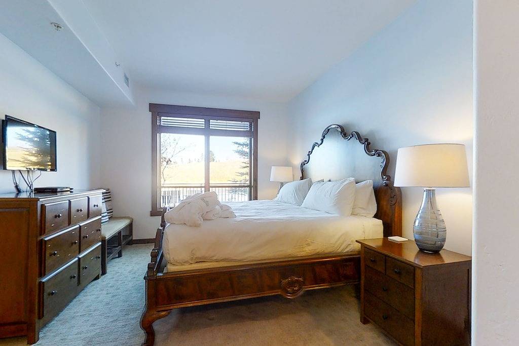 Vacation Apartment for 4 Guests in Steamboat Springs, Routt National Forest