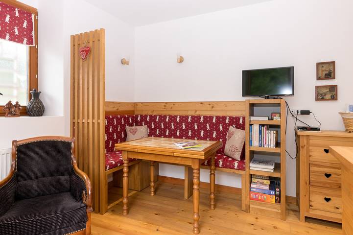 Apartamento entero, Apartamento 'La Sabaudia En Chartreuse' con vistas a la montaña, terraza privada y Wi-Fi in Saint-Pierre-d'Entremont (Saboya), Chambéry region