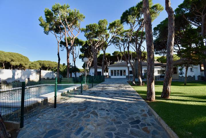 Villa pour 9 personnes, avec jardin ainsi que terrasse et piscine à Chiclana de la Frontera - 2