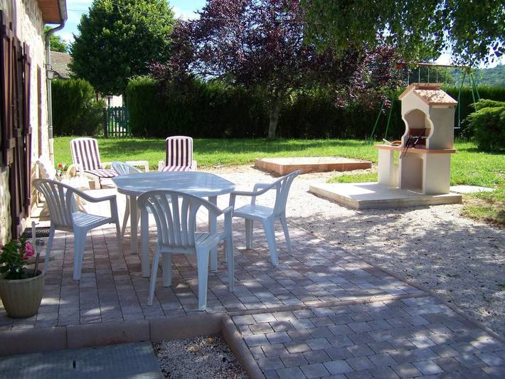 Haus mit Garten und Entspannungsbereich nahe Autun in Millay, Naturpark Morvan