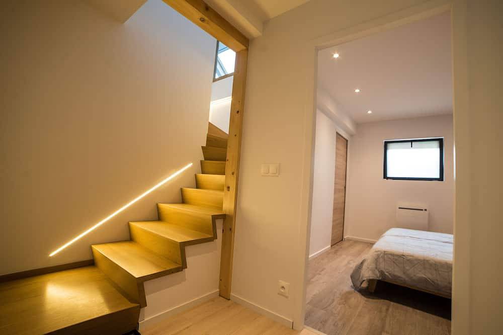 Duplex in house for 4-6 people - View of Lake Annecy - Beach 200 m away in Menthon-Saint-Bernard, Annecy region