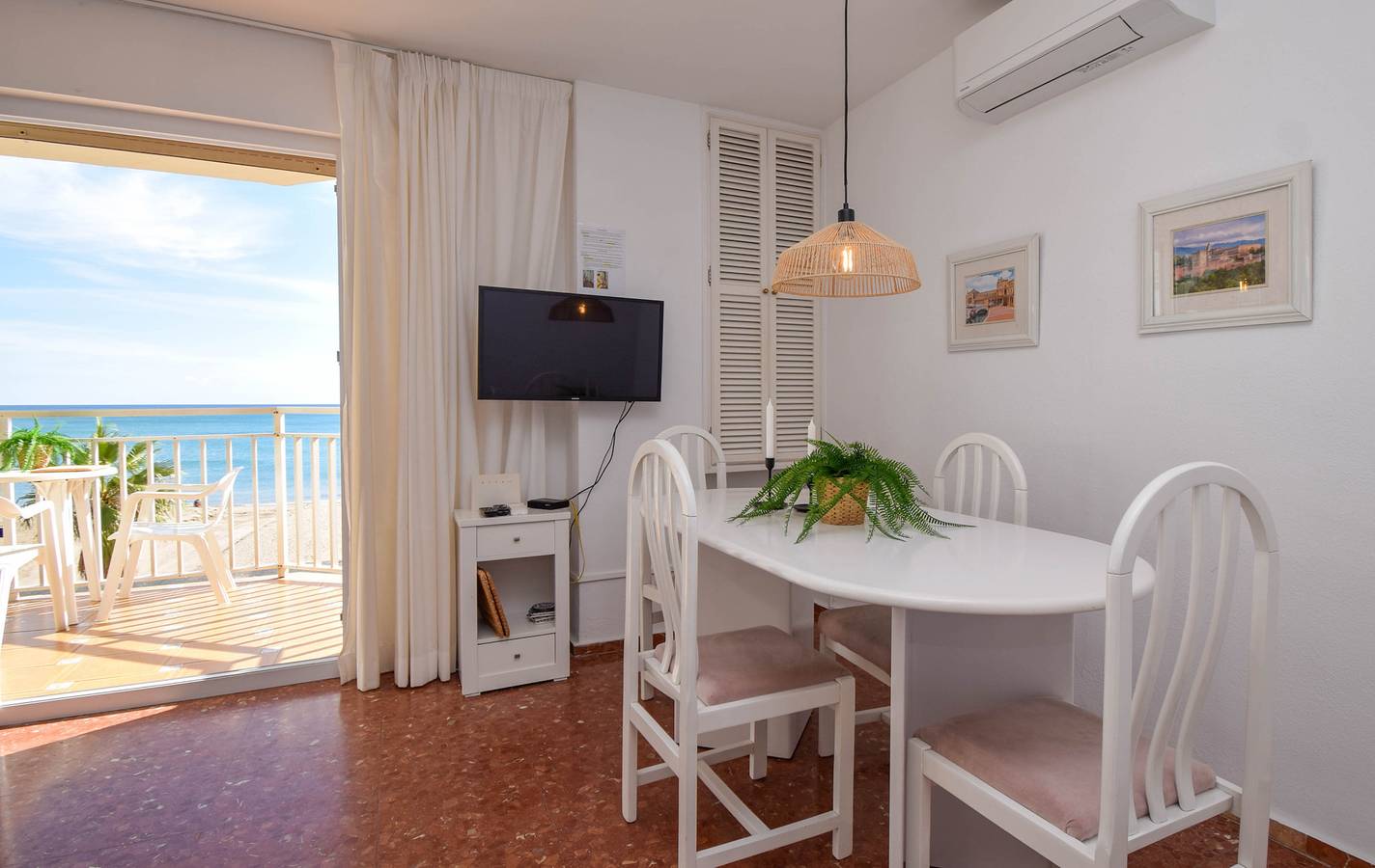 Ganze Wohnung, Ref: 320 Beach front apartment in Torreblanca with amazing sea views in Los Boliches, Fuengirola