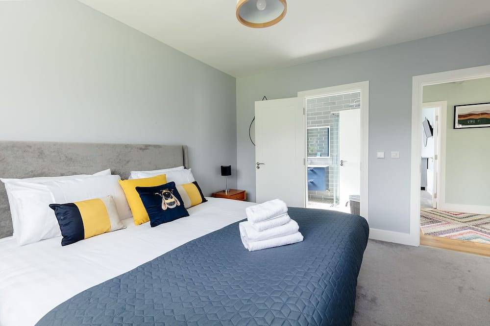 Modern Dingle House 1 mile outside the town in a private location in Dingle Halbinsel