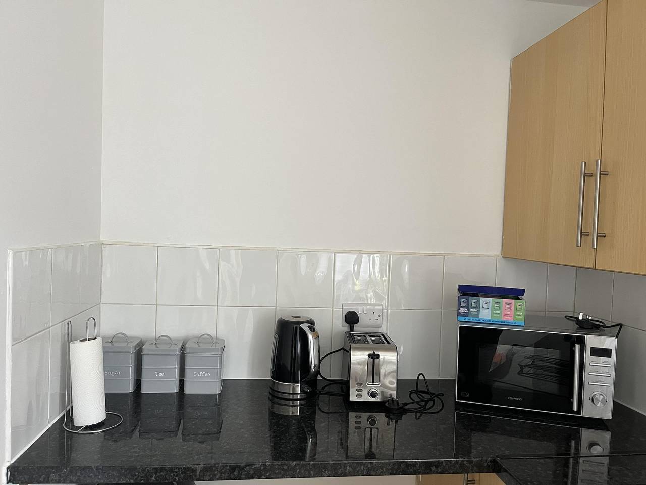 Hive Stays, sleeps 3, Free Parking, Wifi, Smart Tv in Kettering, Northamptonshire
