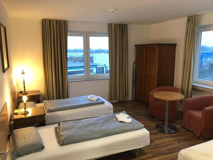 Ferienwohnung für 7 Personen, mit Terrasse und Ausblick in Langenhagen - 2