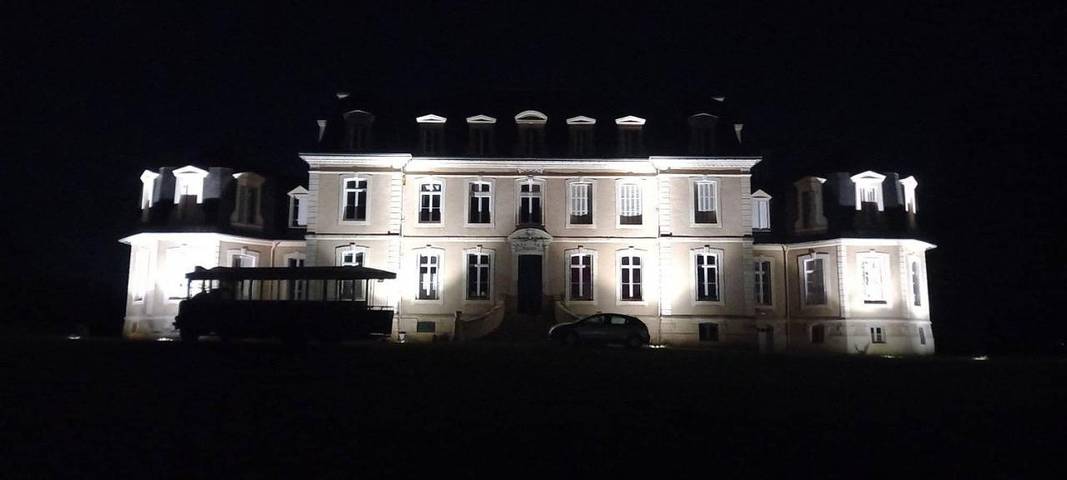 Maison d’hôte pour 3 personnes, avec Jacuzzi et Terrasse ainsi que Jardin et Sauna