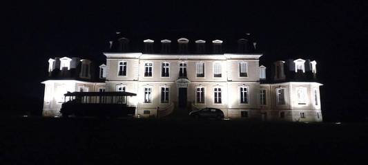 Gîte pour 3 personnes, avec sauna ainsi que jardin et jacuzzi à Chazemais
