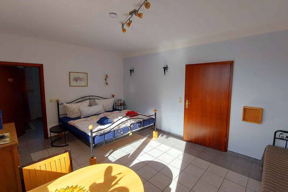 Ganze Wohnung, Ferienwohnung mit Garten, Terrasse und Grill in Kamp-Bornhofen, Mittelrhein