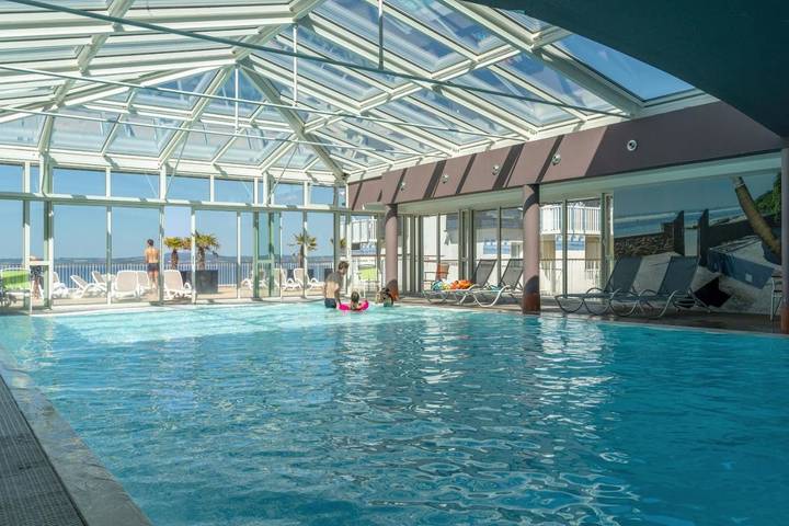 Location de vacances pour 4 personnes, avec piscine et vue ainsi que balcon et jardin dans Plage des Sables Blancs (Douarnenez) - 4