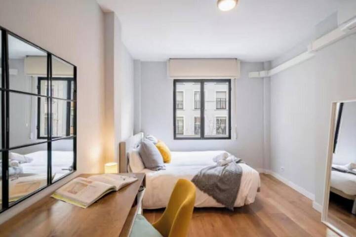 Ganze Wohnung, Modern 90 m² Apartment Near Atocha – Walk to Madrid’s Top Attractions in Atocha, Madrid