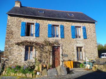 Maison d’hôte pour 3 personnes, avec vue ainsi que terrasse et jardin à Lopérec