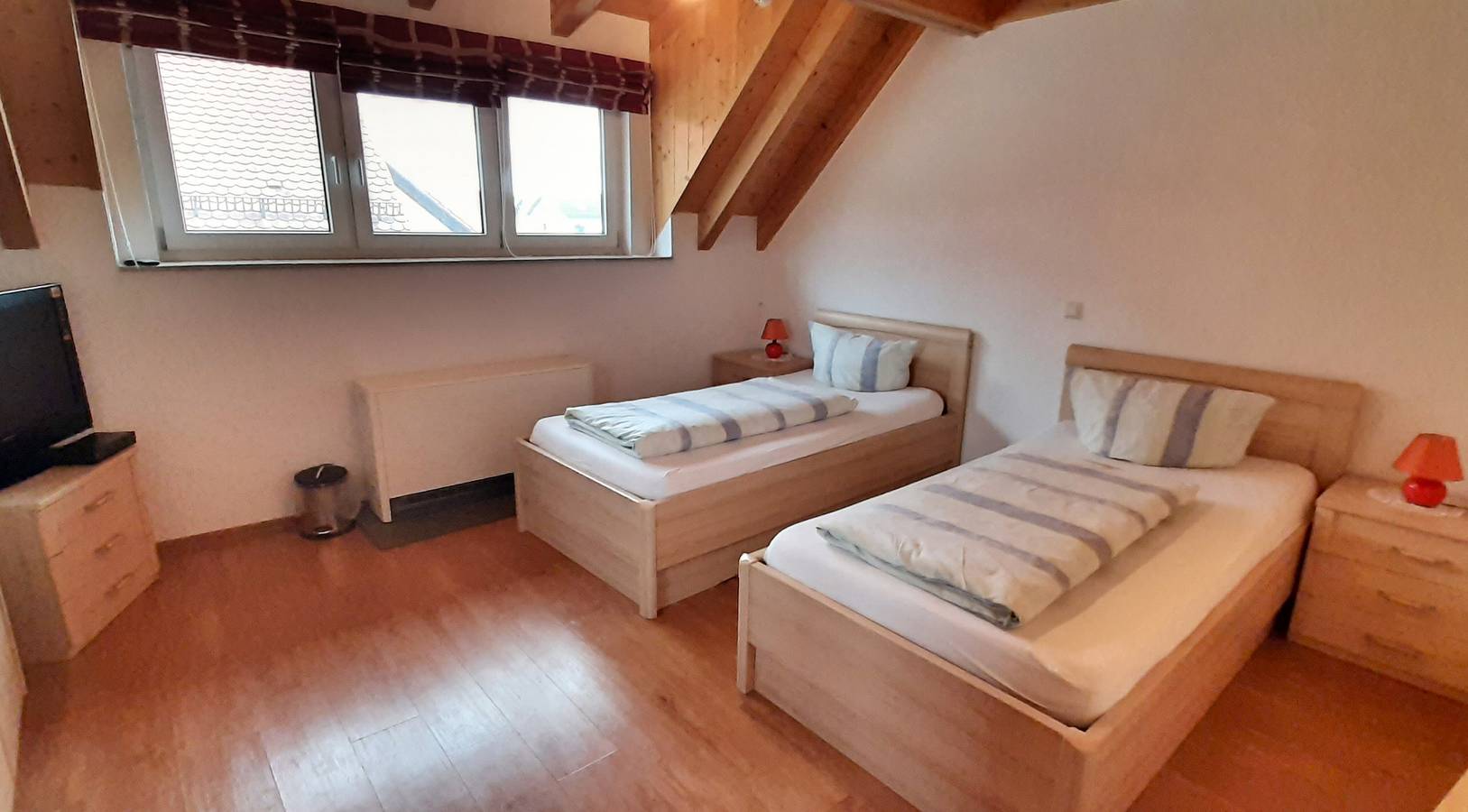 Gästehaus Ritter - Doppelzimmer mit Dusche und Wc in Sinsheim, Kraichgau