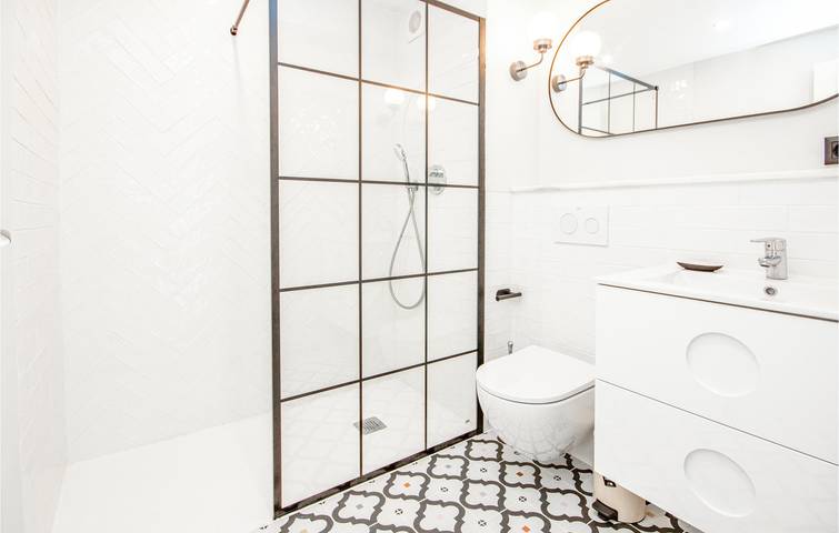 Ganze Ferienwohnung, Sonnige 1BR Wohnung - Pool, Terrasse, WiFi! in La Cala de Mijas, Mijas