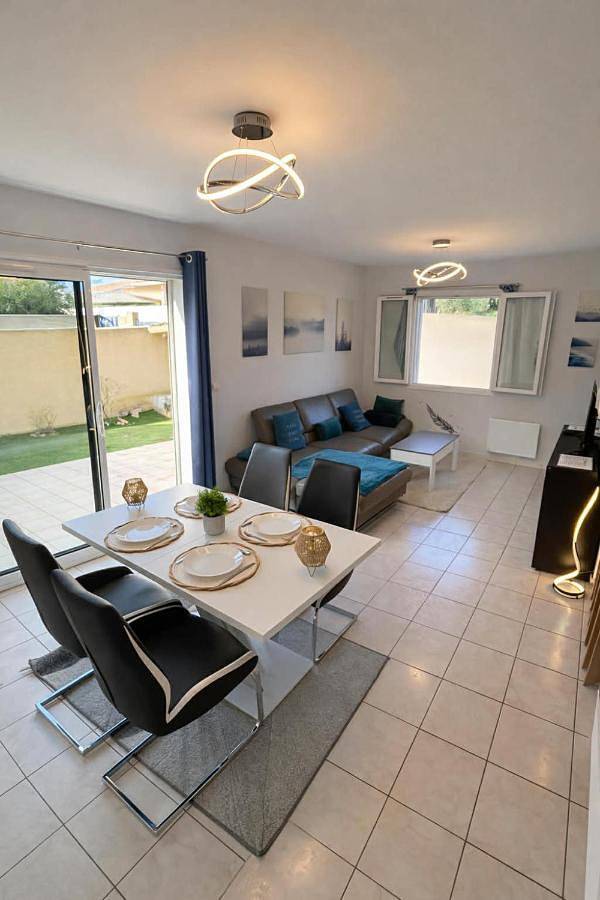 La Villa Yenna in Vergèze, Côte méditerranéenne (France)