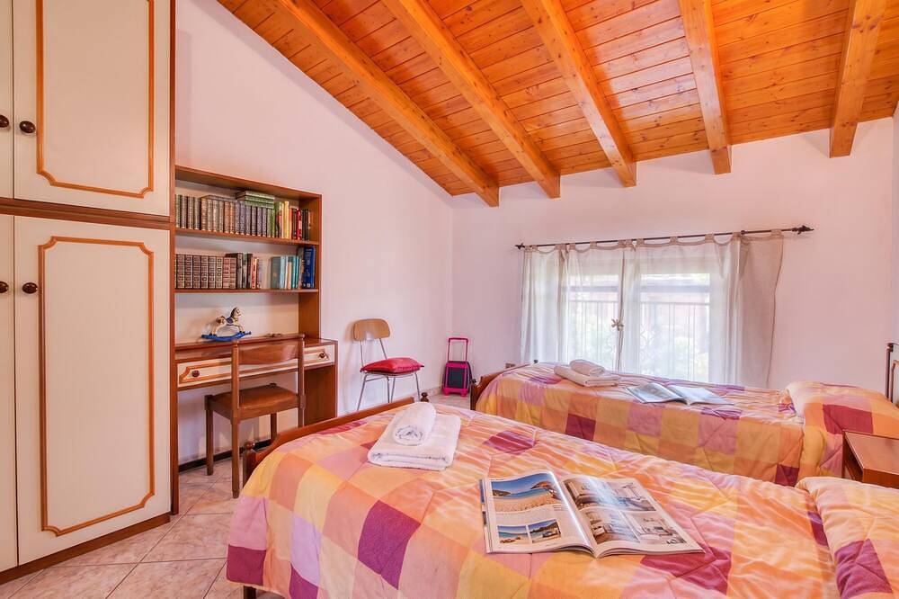 Ganze Wohnung, Casa Maddalena Private Beach, Cadrezzate con Osmate, Italy in Cadrezzate con Osmate, Lago Maggiore (Lombardei)