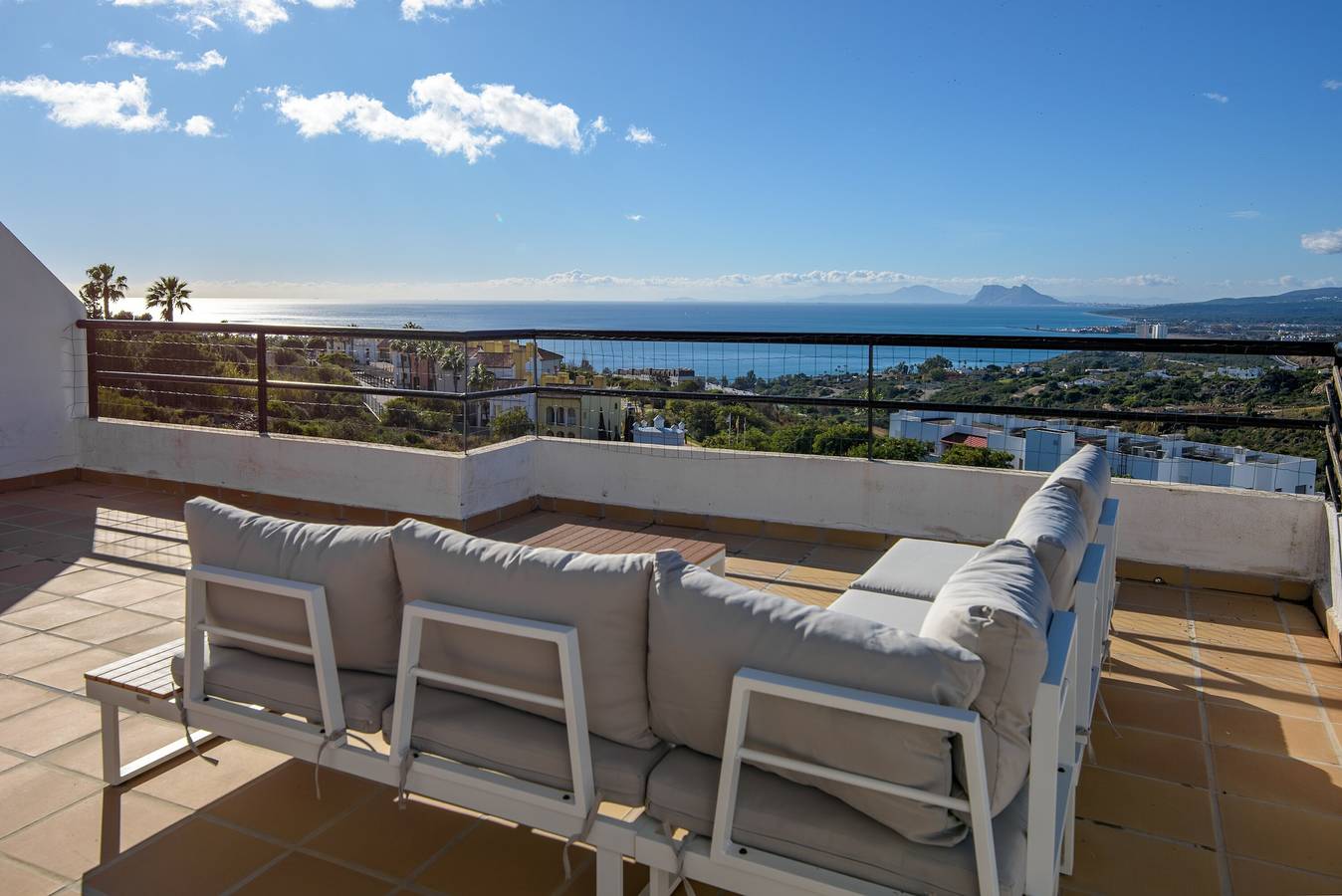 Casa María Luisa: Terrazza panoramica, vista spettacolare su Gibilterra e monolocale indipendente in Manilva, Provincia di Malaga