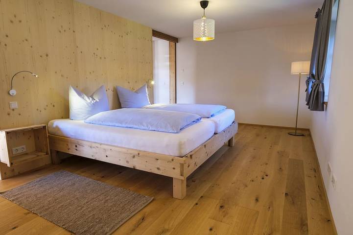 Ferienwohnung für 4 Personen, mit Sauna und Balkon sowie Garten in Wackersberg - 2