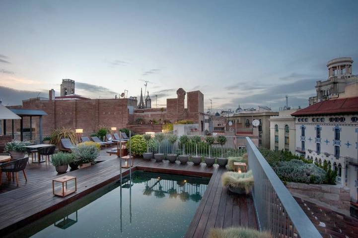 Hotel para 2 personas, con piscina y jardín - 1