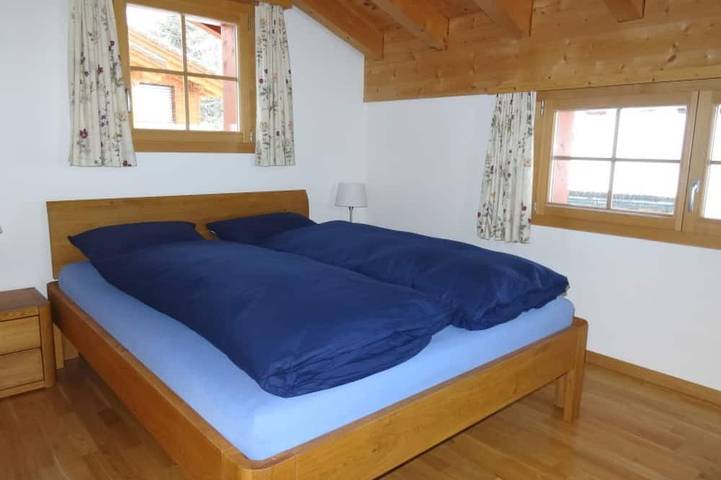 Ganze Wohnung, Tgèsa La Tscheppa A Vujevic, (Camischolas Sedrun), 185.01 in Sedrun, Tujetsch