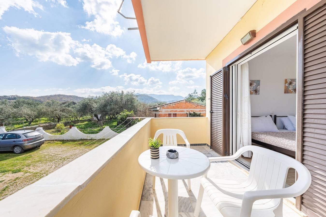 Geheel appartement, Appartement 'Lotus 3' met zeezicht, Wi-Fi en airconditioning in Almyros Strand, Corfu