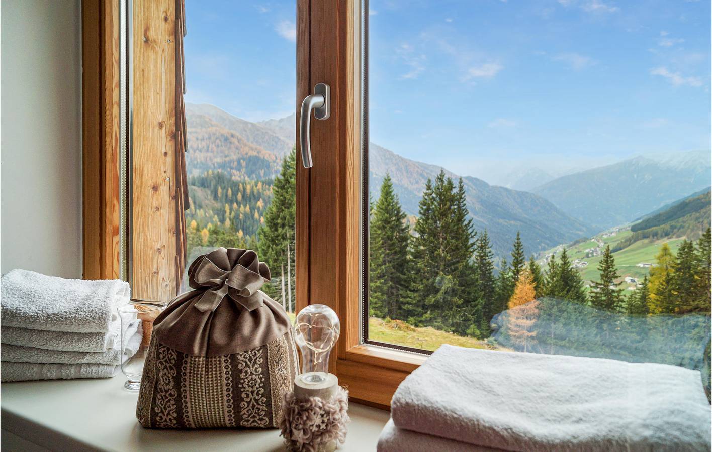 Ganze Ferienwohnung, Bergblick-Apartment mit Terrasse & WiFi in Tuxer Alpen, Navis