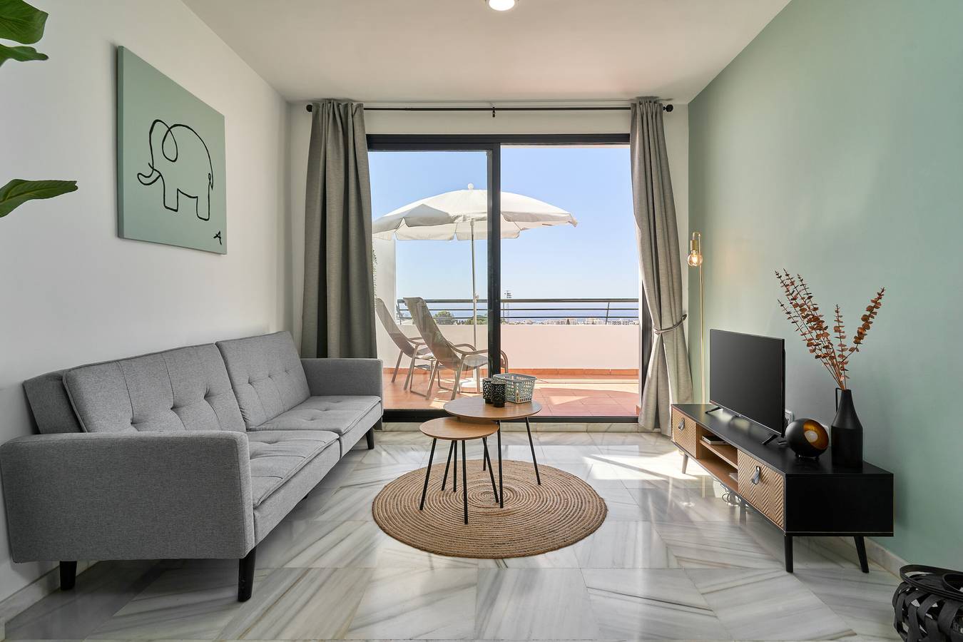 Entire apartment, '2-Bedroom Apartment with Seaview', Wi-Fi and Air Conditioning in Nerja, Costa del Sol