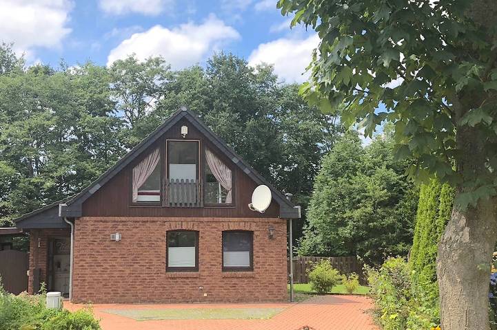 Ferienhaus für 6 Personen, mit Terrasse und Garten in Alfsee