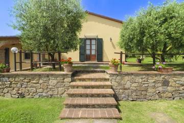 Holiday Rental for 6 People in Arezzo Province, Tuscany, Photo 3