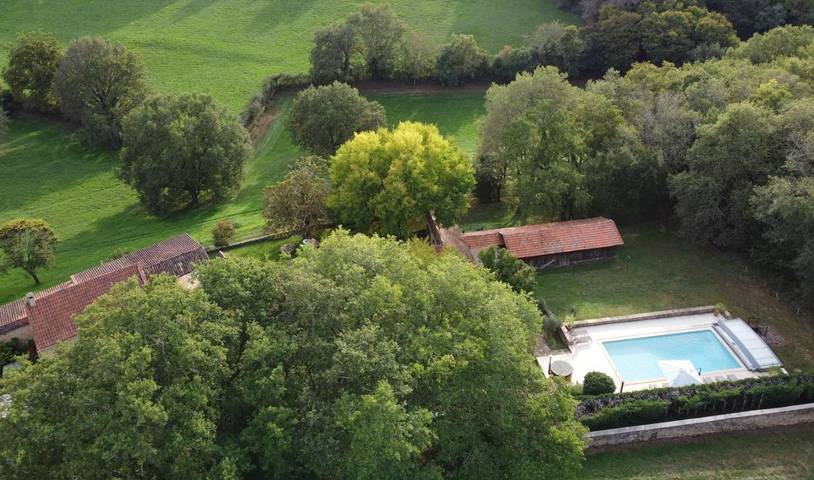 Location de vacances pour 10 personnes, avec vue ainsi que piscine et jardin à Badefols-sur-Dordogne - 4