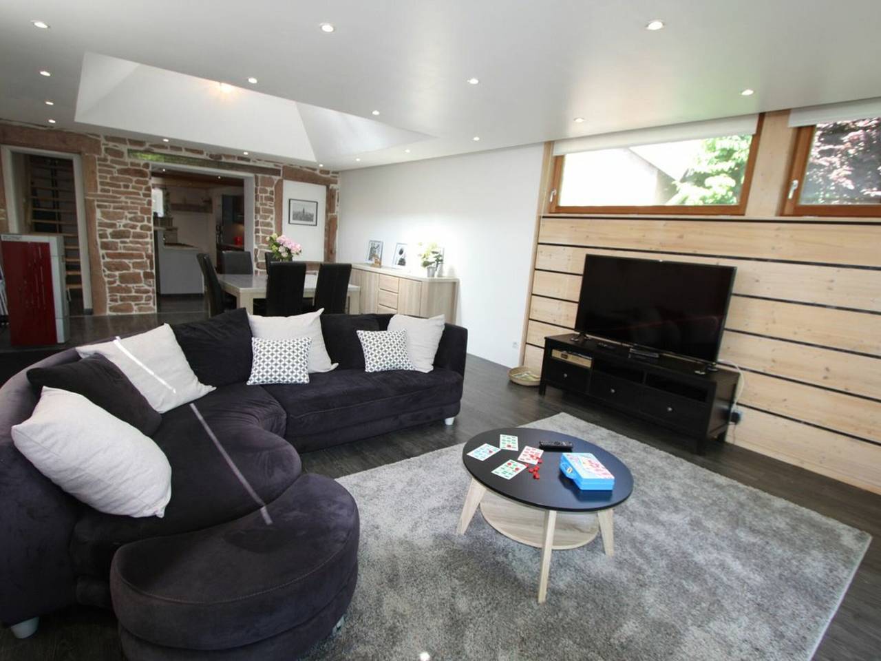 Gîte chaleureux avec terrasse, proche sentiers de randonnée, équipements inclus, à 30min de Saint-Dié in Le Saulcy, Saint-Dié-des-Vosges