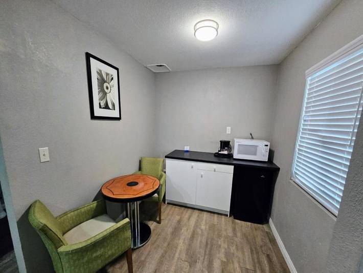 Ganze Wohnung, Kingsize-Bett | Nichtraucher in Ridgecrest, Kern County